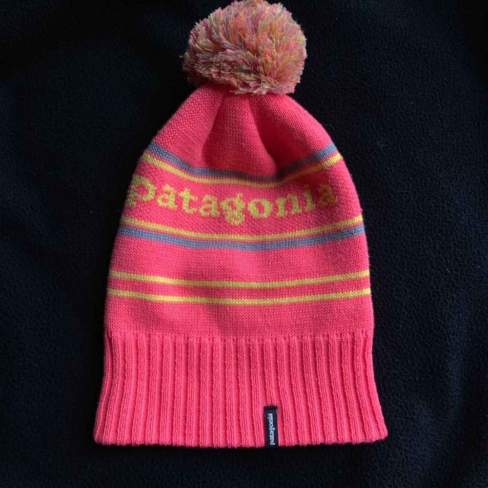 Patagonia Powder Town Beanie, Salmon Pink
